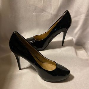 Type Z Patent Leather “Carla” Pumps, Size 7W